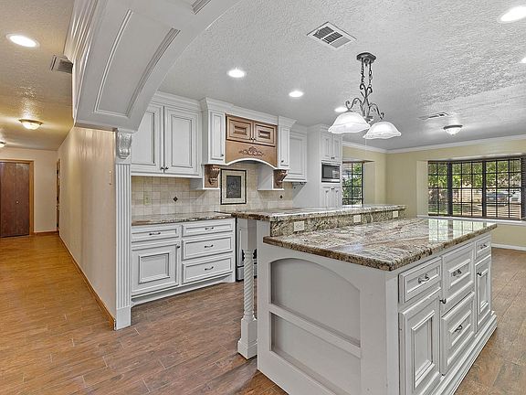 4th image of 10703 Crestfield Ct