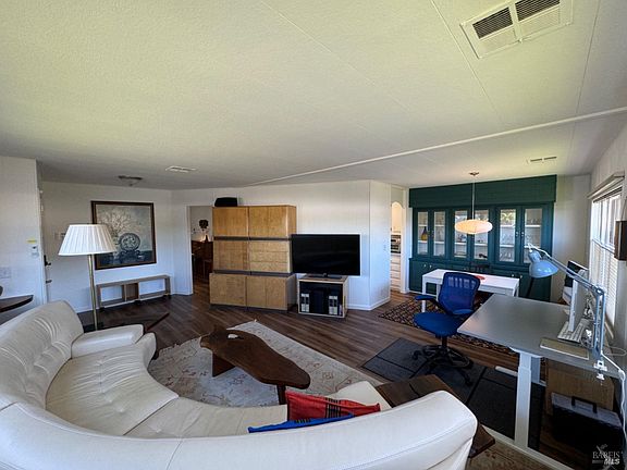 2nd image of 24 Shadybrook Court