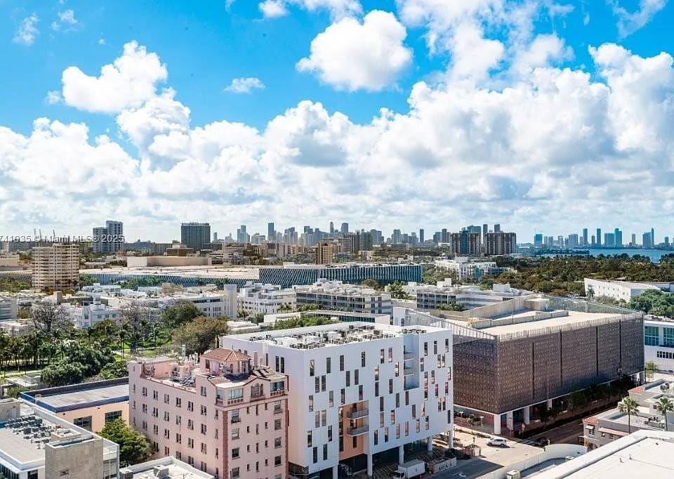 2301 Collins Ave #1629
