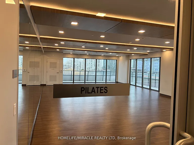 30 Shore Breeze Dr #LPH01A — Photo 37