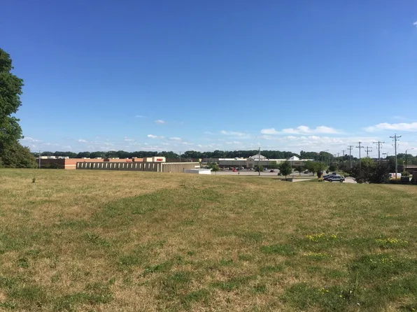 210 SE 2nd St, Ames, IA 50010