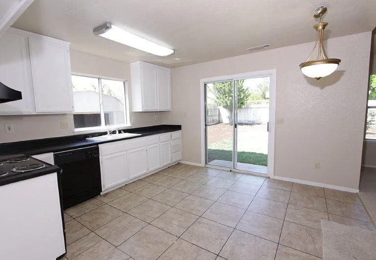 679 Cardoso Ct — Photo 3