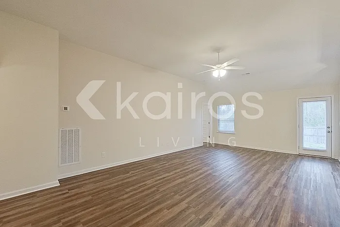 6947 Brightwell Ln — Photo 2