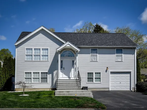 34 Oran St, Worcester, MA 01605