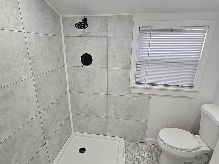 1930 Arcadian Ave #AR193 — Photo 10