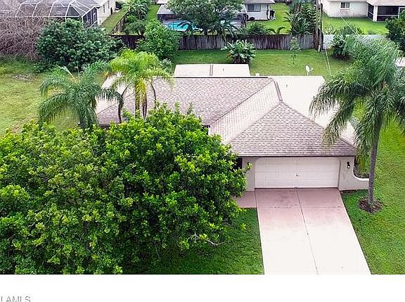 3rd image of 2221 SE Santa Barbara Pl