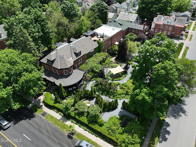2nd image of 72 Union Avenue