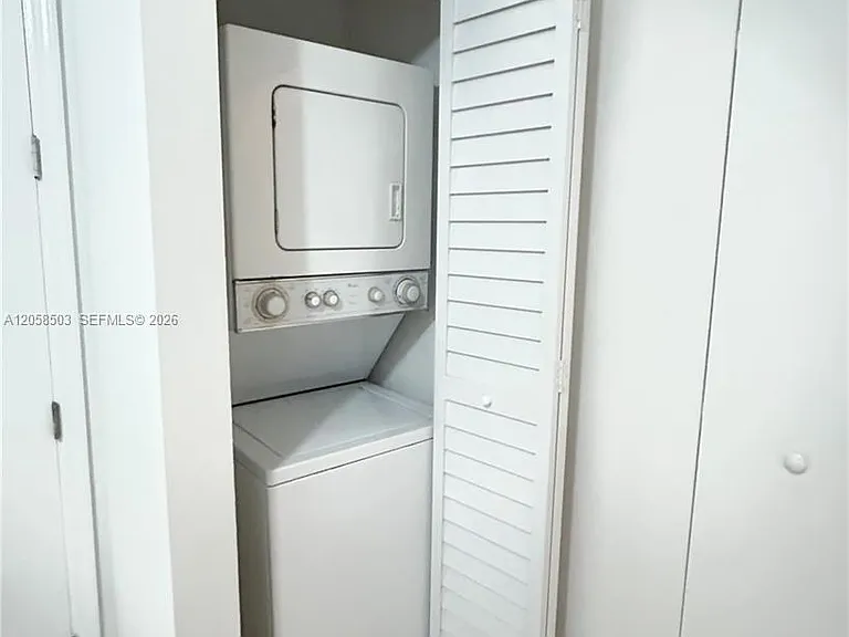 1034 Lenox Ave #8 — Photo 12