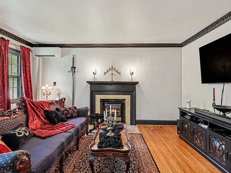 1208 Oakwood Ave — Photo 3
