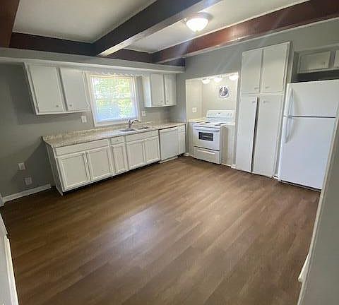 2nd image of 229 Newcastle Ct