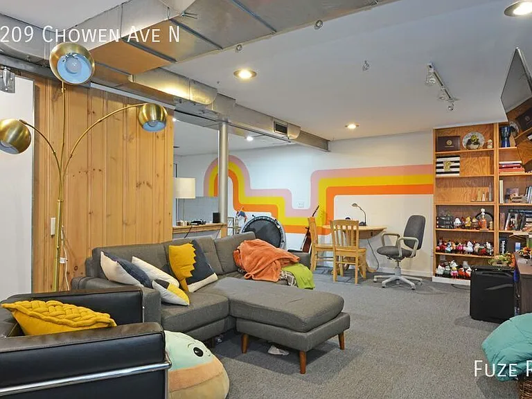 3209 Chowen Ave N — Photo 16