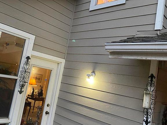 3rd image of 603 Chandler W