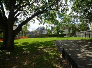 5313 Jessamine St, Bellaire, TX 77401