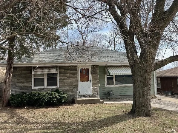 2004 Helmer St, Sioux City, IA 51103