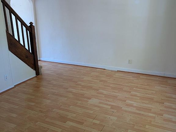2nd image of 154 Linden Ave