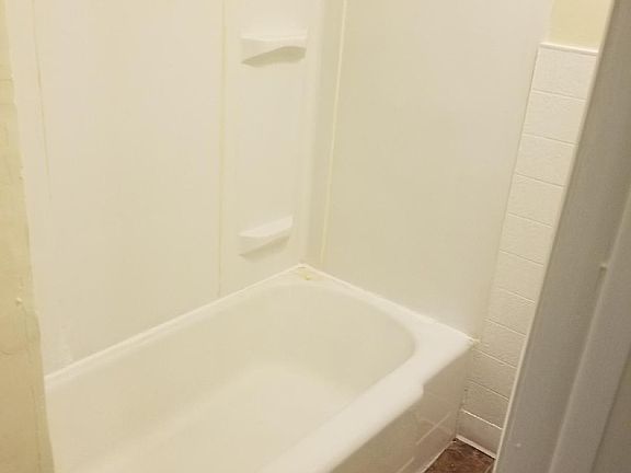 2nd image of 51 Richmond Ave #20