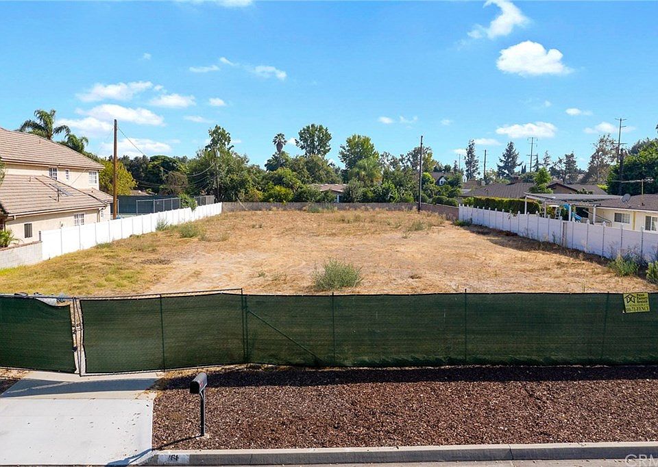 1st image of 168 W Wistaria Ave