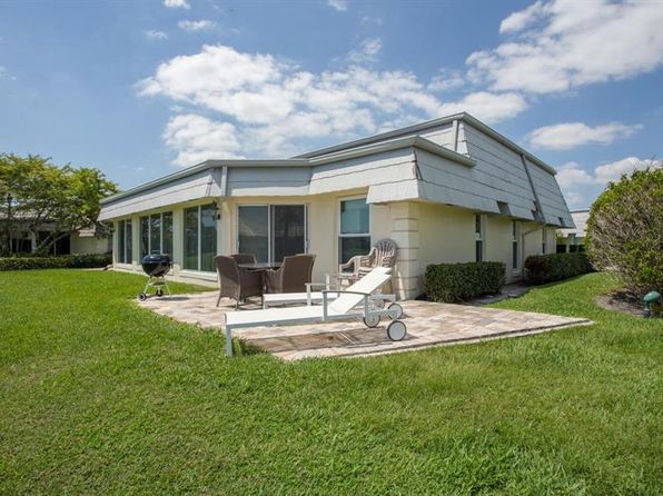390 French Royale Cir