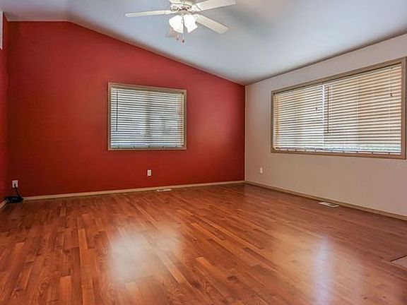 4th image of 7794 262nd Pl NW