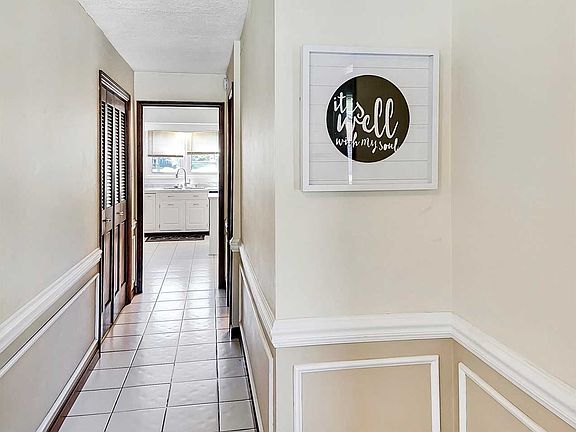 4th image of 5555 Kenwood Dr