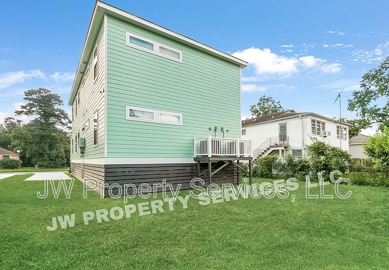 3016 Spain St — Photo 10