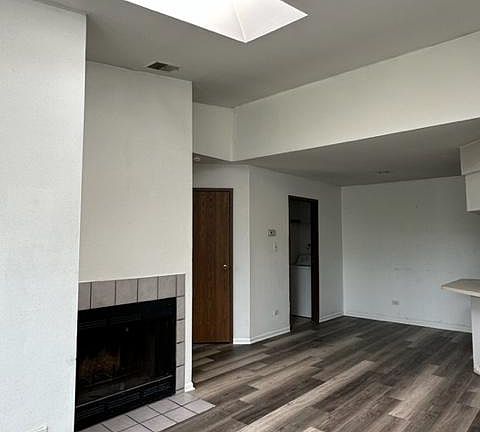 3rd image of 1403 Wyndham Cir #204