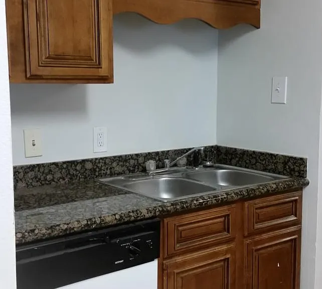 605 Herald St — Photo 5