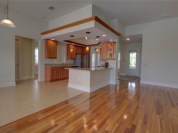 5th image of 8509 Deimille Ct