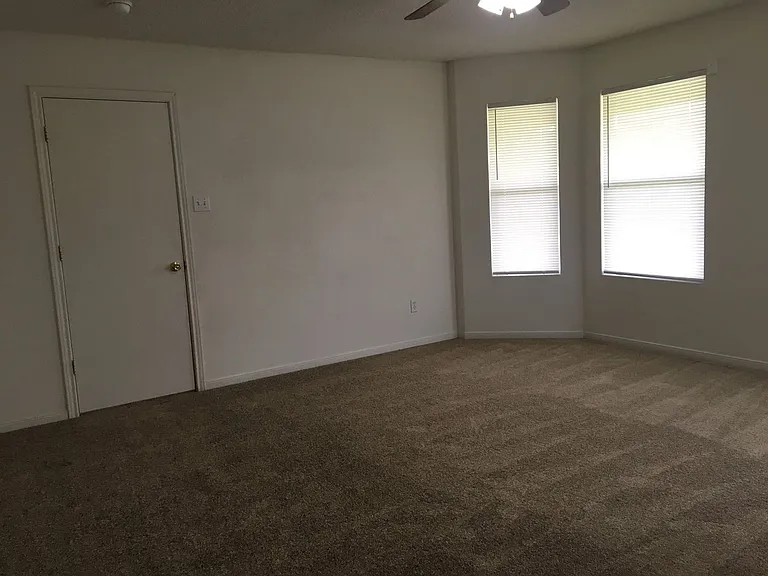 5817 Medina Dr — Photo 8