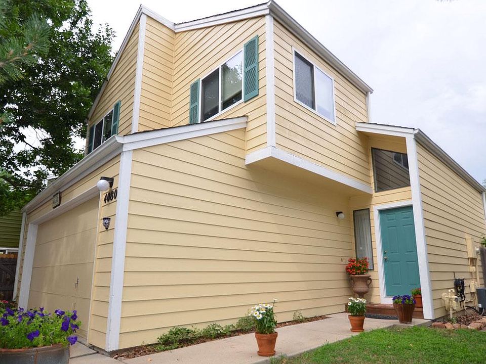 Immaculate FULLY FURNISHED 2-story