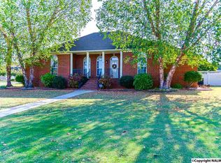 10 Eagle Wing Dr SE, Decatur, AL 35603