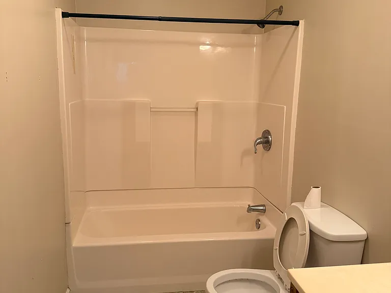 223 Georgia St — Photo 11
