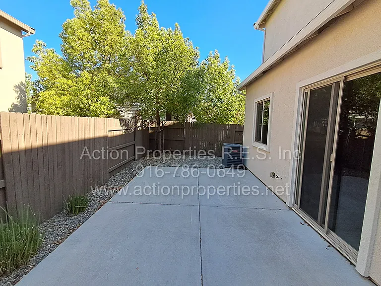 2136 Malibu Pl — Photo 49