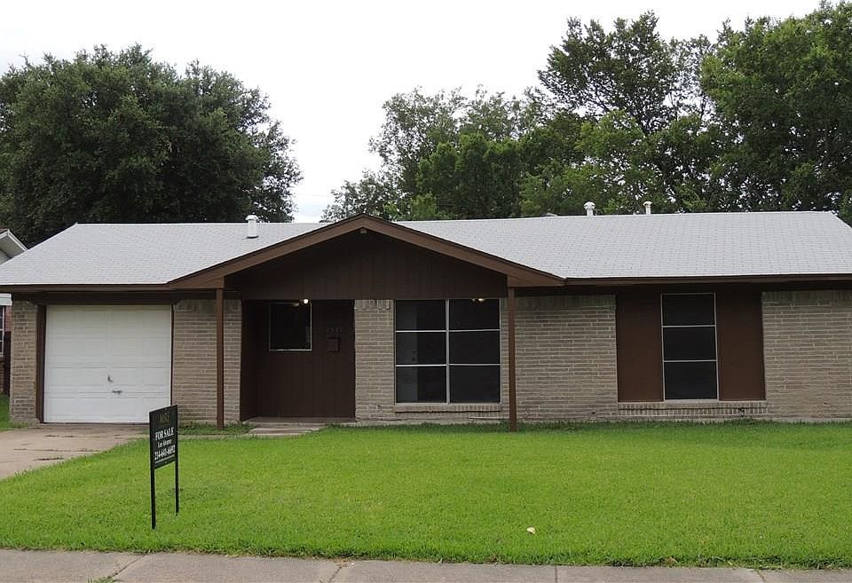 1st image of 2620 Driftwood Dr