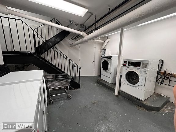 5th image of 236 Mulberry St APT 3
