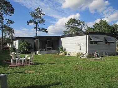 2nd image of 221 Hawthorne Blvd