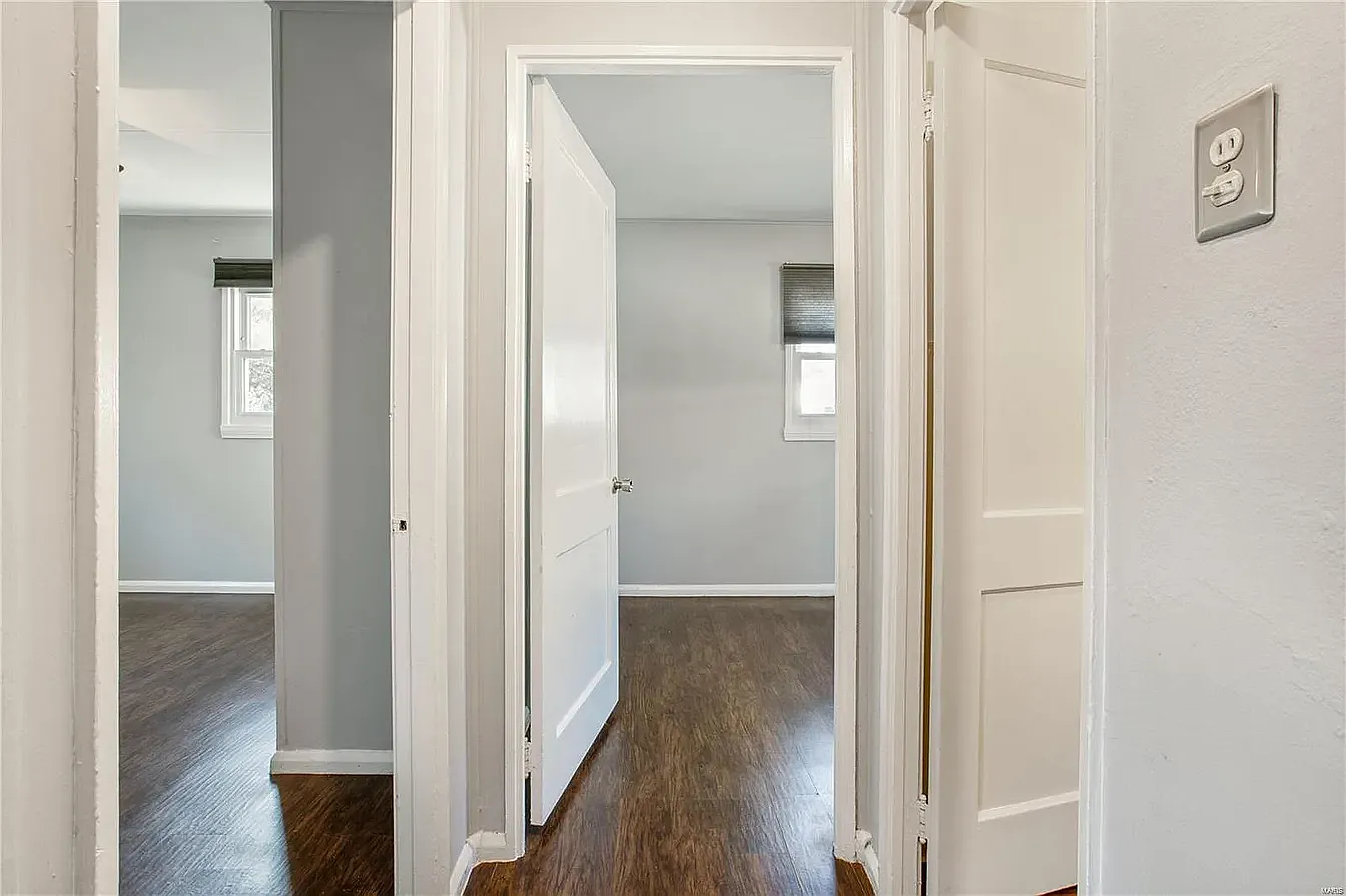 2 bed, 710 sqft, $1,575 — Photo 2