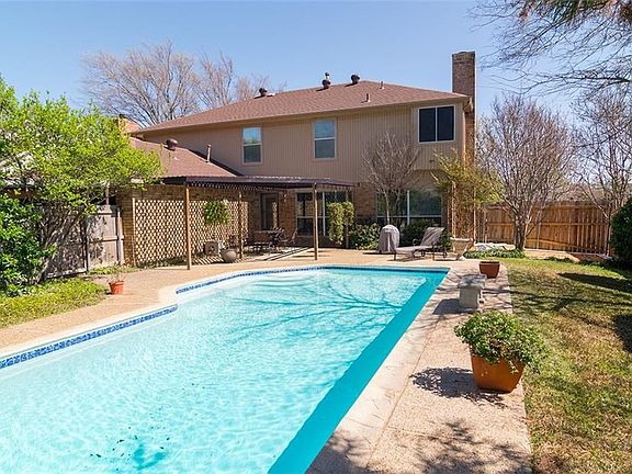 3rd image of 3801 Virginia Pine Cir