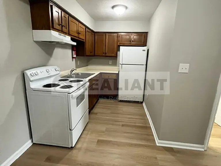 31 Hurley St #16 — Photo 6
