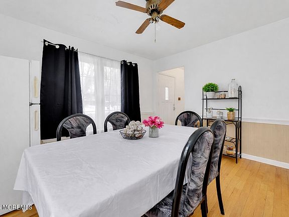 4th image of 627 E Vail Road