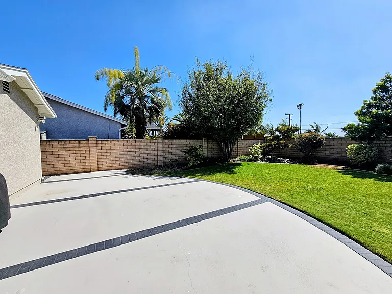 5424 Lodi St — Photo 35