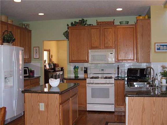 3rd image of 3843 Kelsey Ct