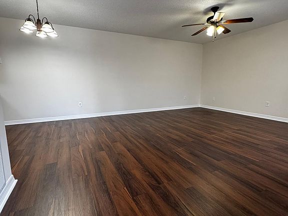 5th image of 14 Windtree Ln #203