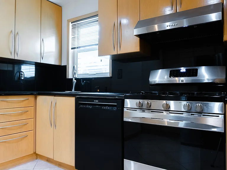 218 E Brinkerhoff Ave — Photo 10