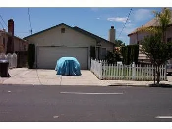 1065 Vine St photo 1