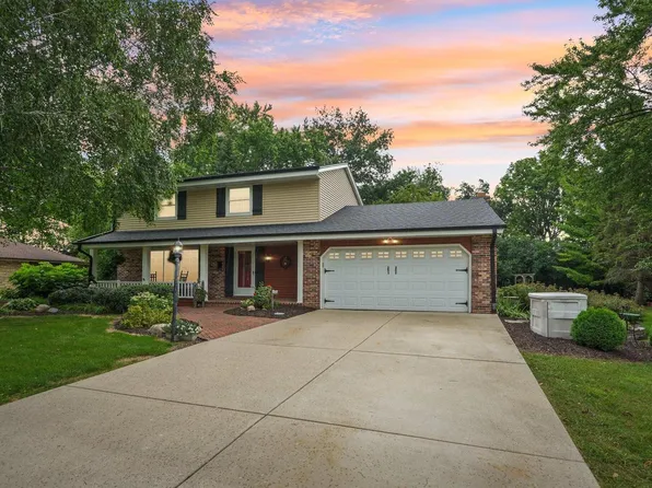 W181N5820 Jackson DRIVE, Menomonee Falls, WI 53051