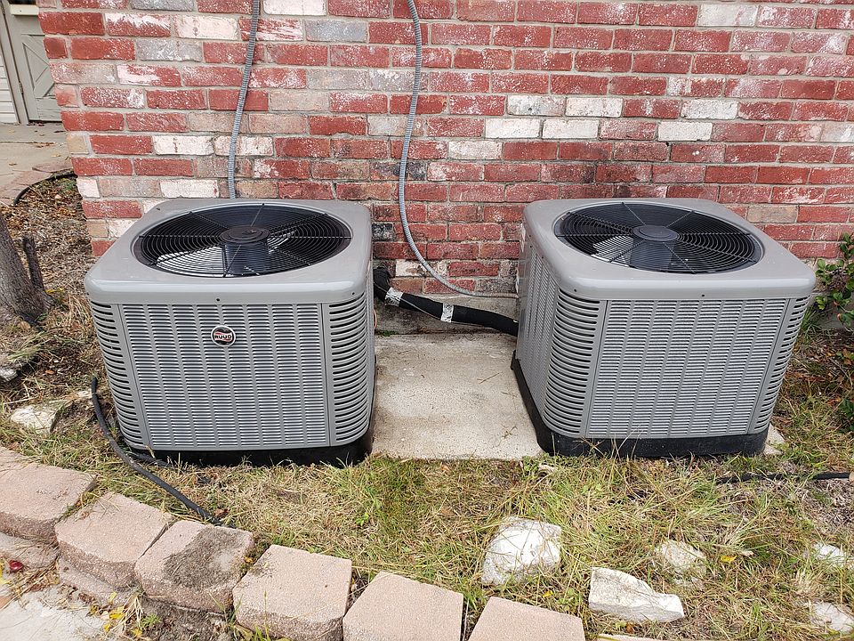 2nd image of 2825 Honeysuckle Ln