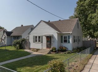 955 12th Ave NE, Rochester, MN 55906