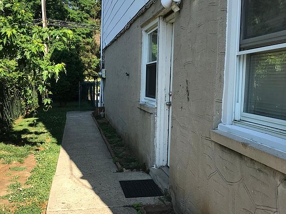 4th image of 14 Truman Ave #1