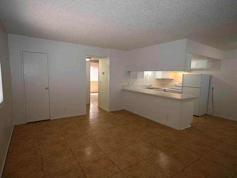 302 Eastminister Ct #A — Photo 6